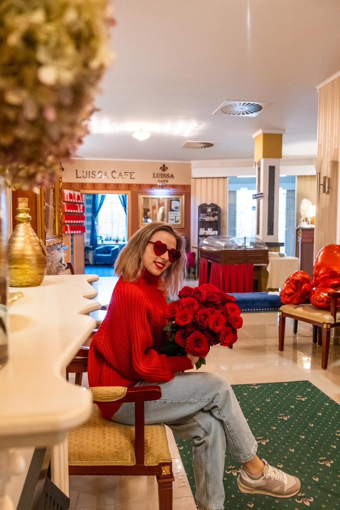 Отель Tommy Wellness & Наход